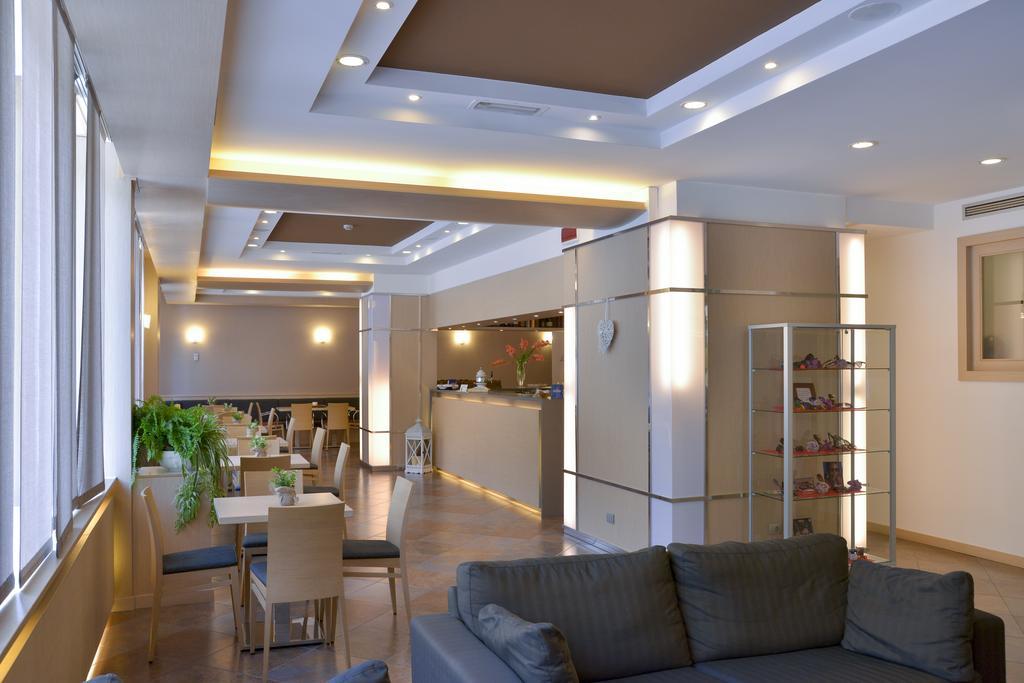 Vital Hotel Flora Comano Terme Exterior foto